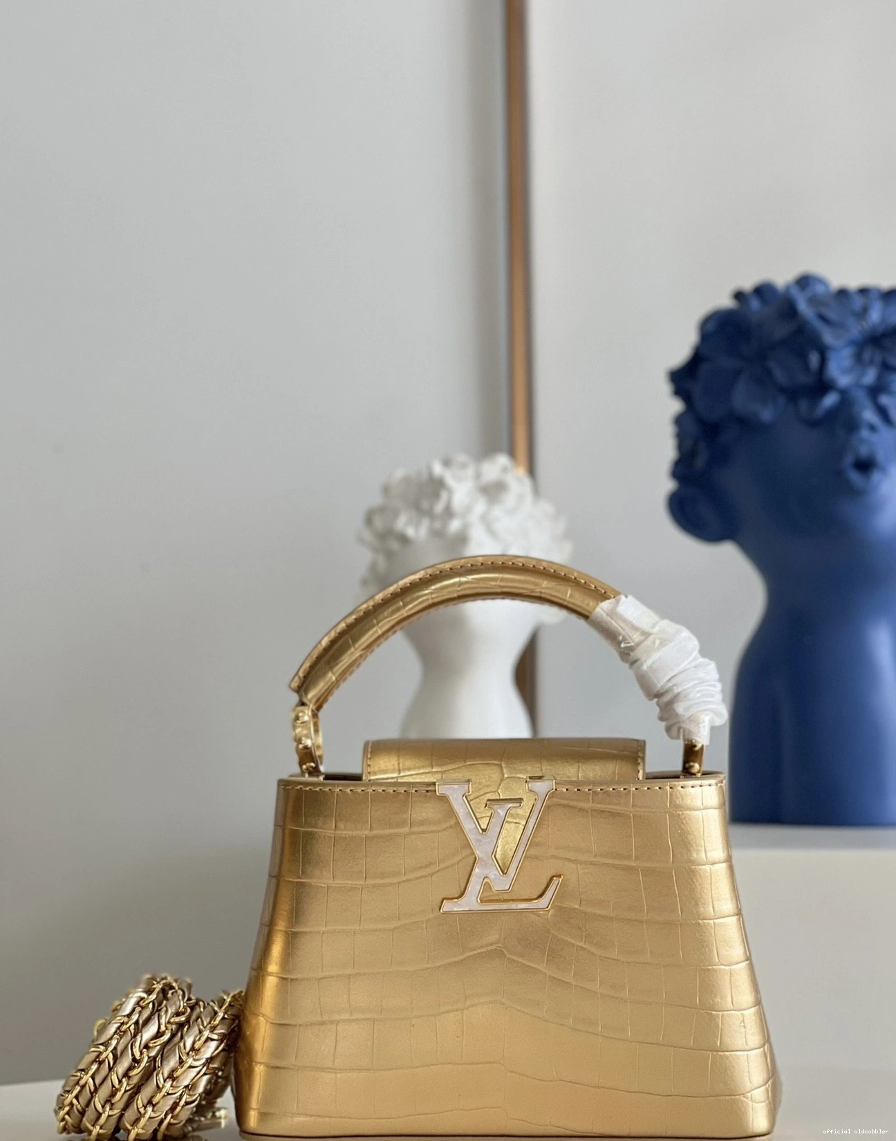 Official oldcobbler CAPUCINES VUITTON LOUIS MINI 0825